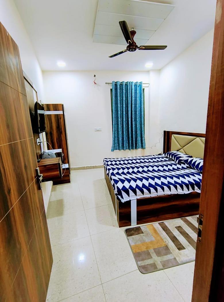 Hotel Dream Taj Family Rooms 200Mtr From Taj Mahal Агра Экстерьер фото
